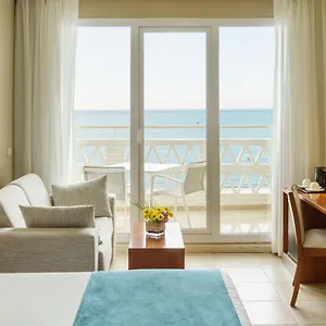 4* فندق فندق إيلونيون فوينجيرولا